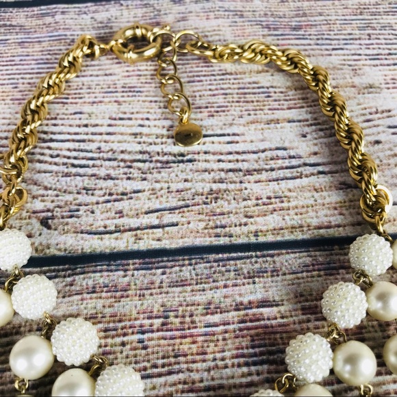bebe Pearl and Gold Necklace Oversized - Picture 7 of 8